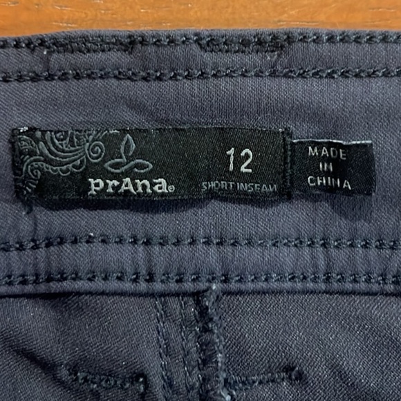 Prana women’s gray hiking pants convertible to Capri length size 12 - Picture 7 of 9